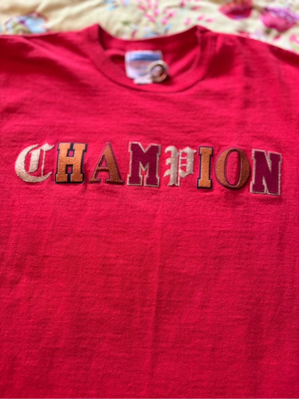 Champion Y2K chenille felt raised lettering red tee men’s small 26x17 EUC - Picture 2 of 7